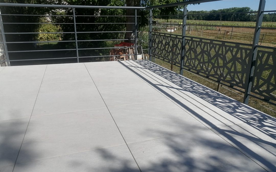 Habillage d’une terrasse .