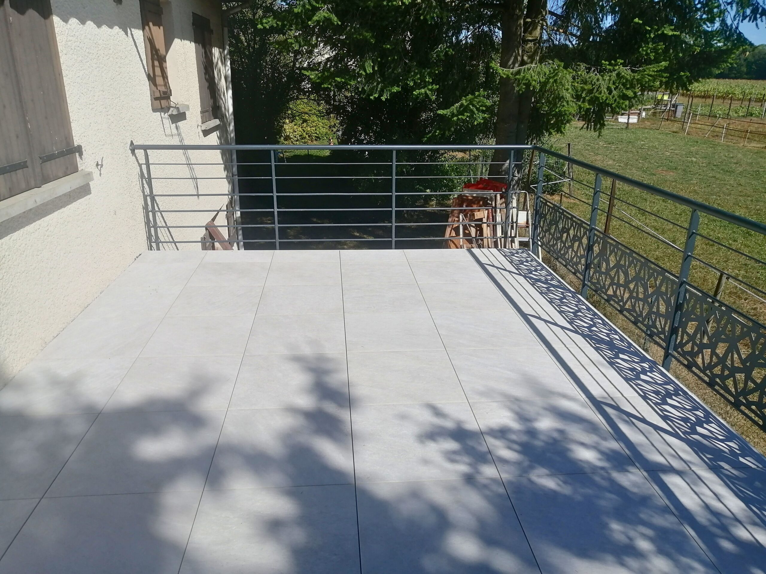 Aménagement Extérieur par T2P. Création d'une terrasse pour un particulier.