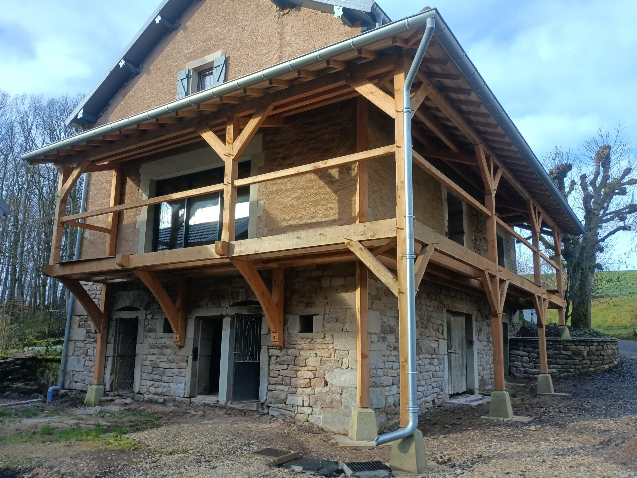 Travail d'ouverture pour une maison en rénovation en Haute-Saône.