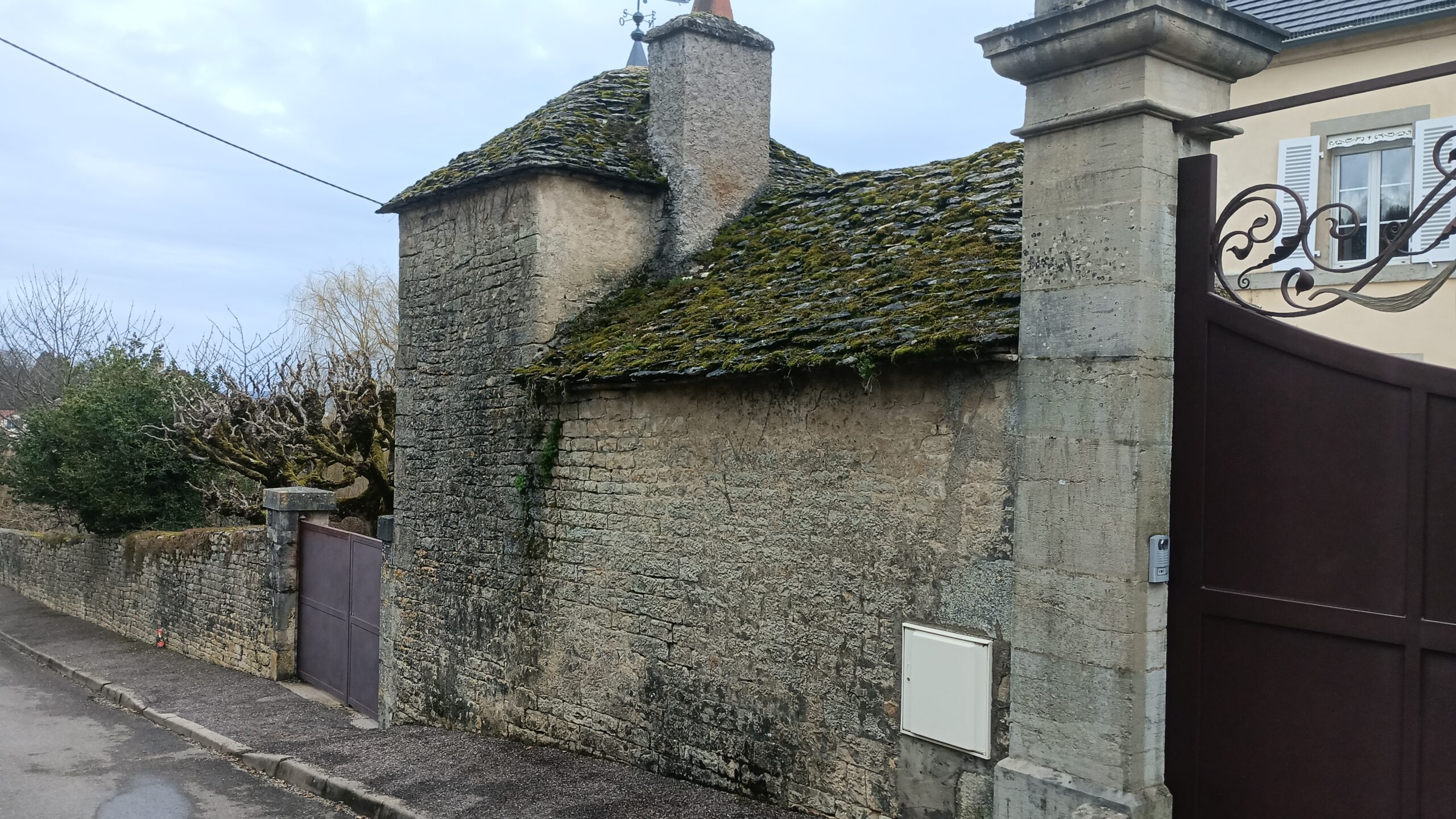 Restauration d'un piegonnier à la chaux - APRES Restauration d'un ancien bati par les artisans T2P