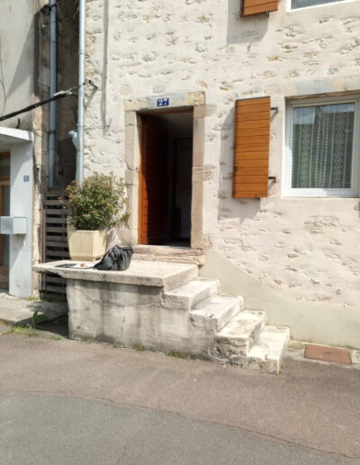 Avant - Escaliers en pierre - Isle Sur le Doubs