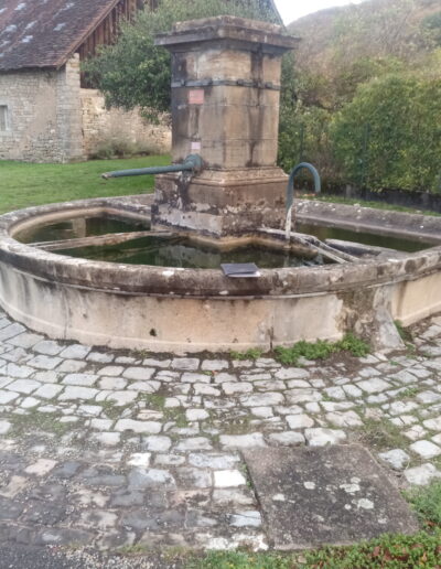 Fontaine du milieu - Nans - Avant travaux