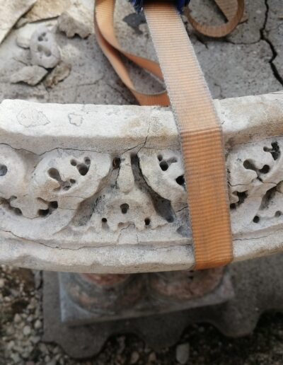 Bénitier avec Ornementation - Chantiers T2P - Gravures et sculptures