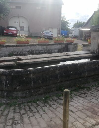 Fontaine du Centre - Magny-Jobert - Avant