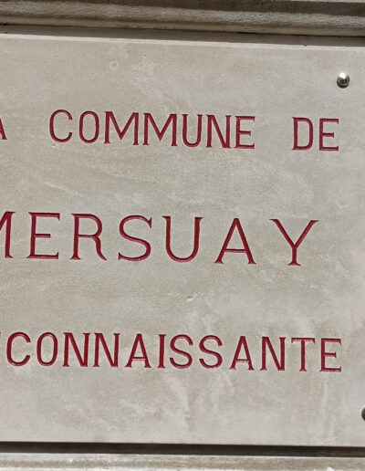 Plaque avec gravure à la main en "V" - Après T2P